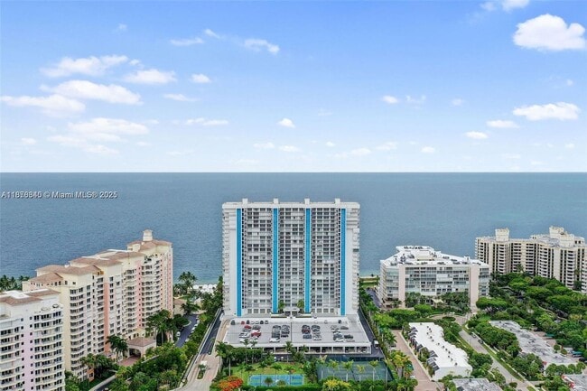 Building Photo - 881 Ocean Dr Unit 19C Rental
