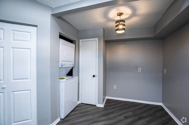 1BR, 1BA - 9665SF - 8014 Tommy Ct Tampa, FL 33619-4833