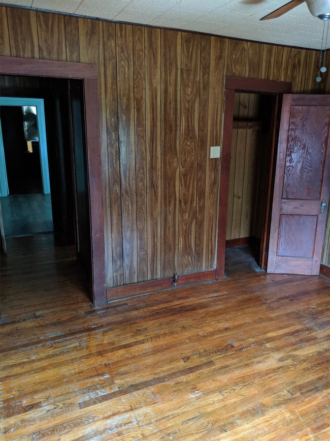 Photo - 2348 Iroquois St