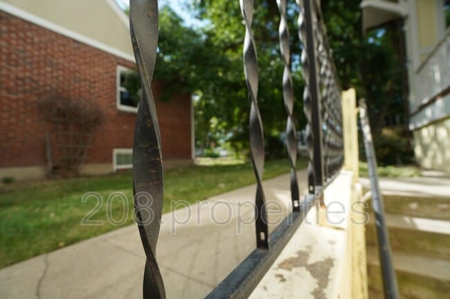 Photo - 2506 Woodlawn Ave