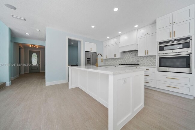 Photo - 174 Satin Leaf Dr