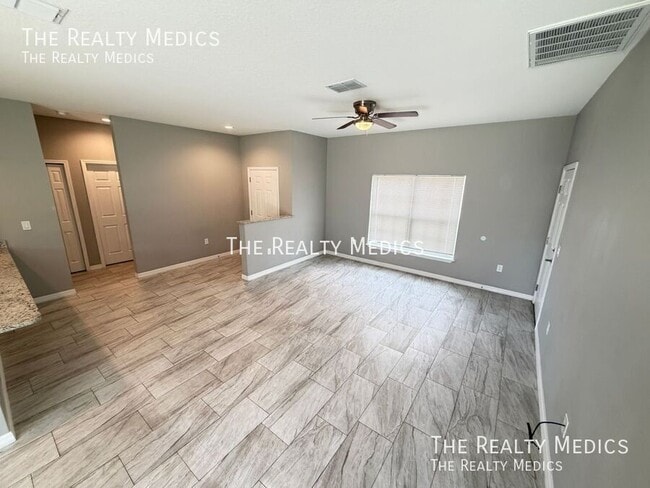 Photo - 494 Harrison St SW