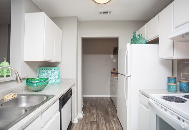 2HAB, 2BA - 1,155 ft² - Emerge Oakcrest