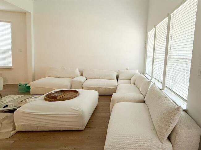 Photo - 253 Inlet Ln