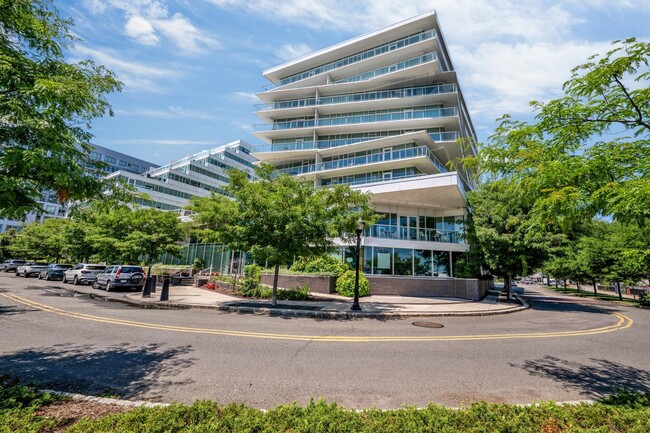Building Photo - 800 Ave at Port Imperial Unit 7030