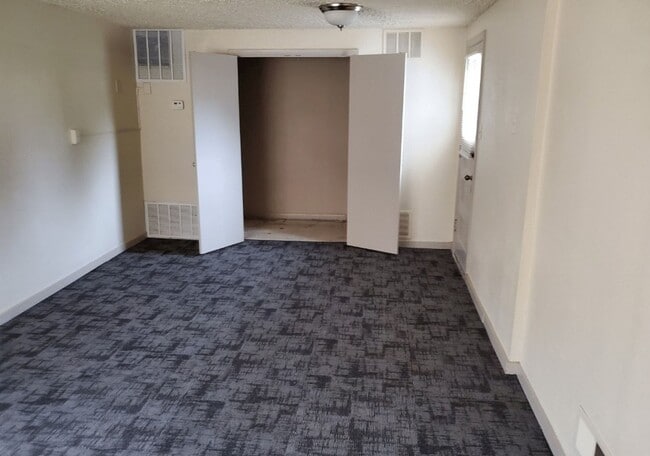 Photo - 534 S Christine Ave