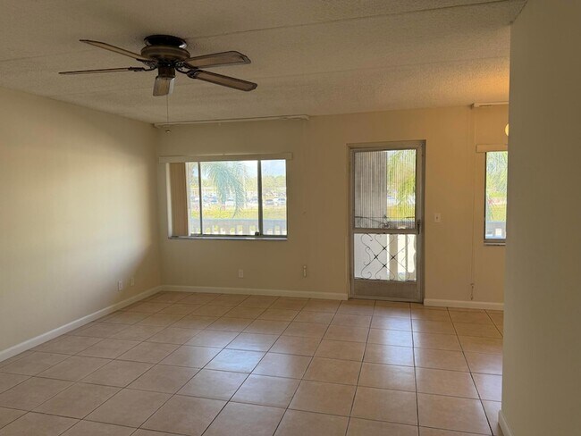 Photo - 500 Village Green Cir Unit 212