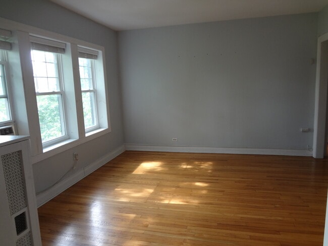 Photo - 5463 S Ingleside Ave Unit 3W
