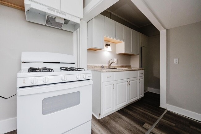 Photo - 911 W Madison St Unit 909 W Madison St- Right