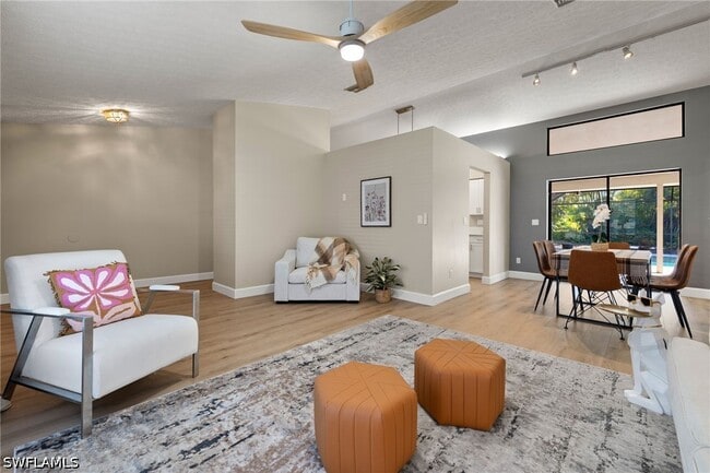 Photo - 194 Wickliffe Dr