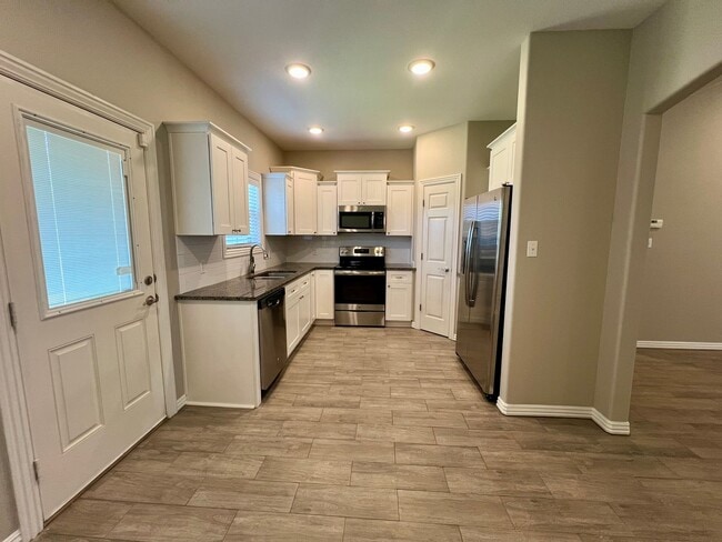 Photo - 6600 Leightyn Ln