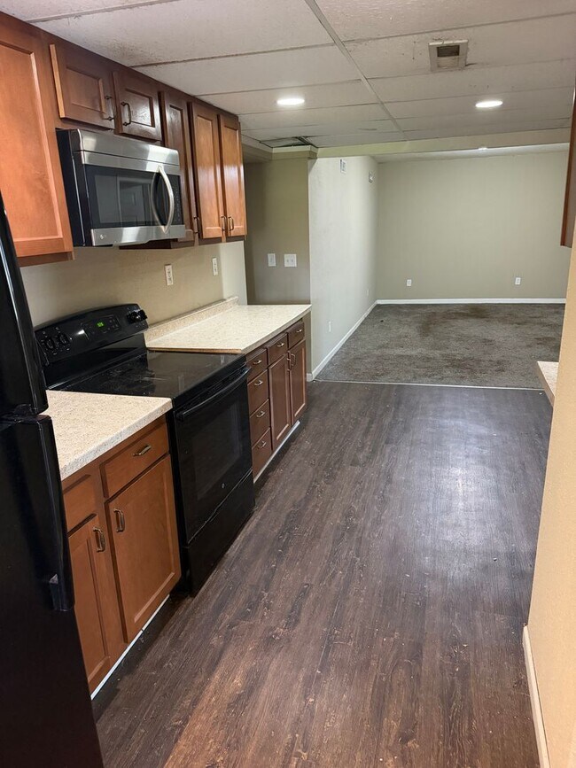 1040 Main St Unit 1042