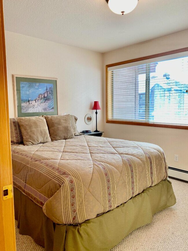 Photo - 102 Sawyer Cir