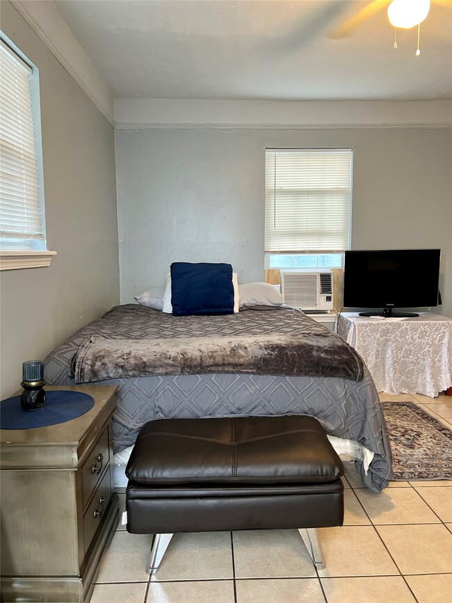 Photo - 3126 Webster St