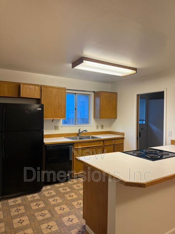 3234 Heights Dr