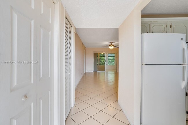 Photo - 608 SW Natura Blvd Unidad 311 Rental