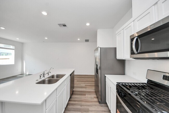 Photo - 943 Moon Drop Ln