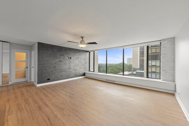 Photo - 5455 N Sheridan Rd Unit 908
