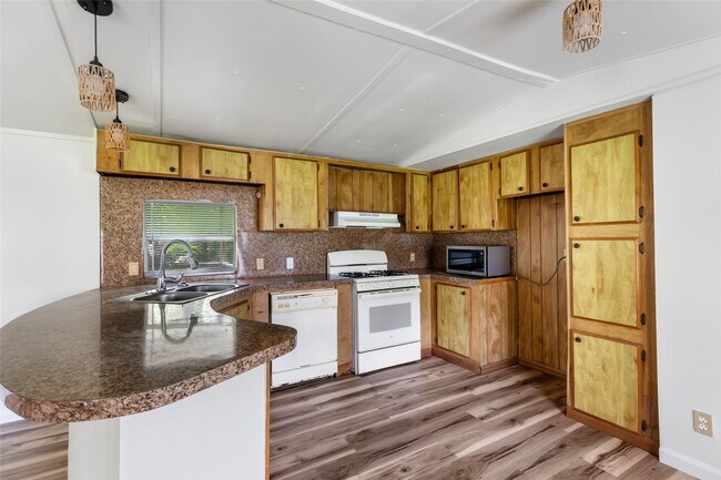Photo - 204 1/2 Kerry Rd