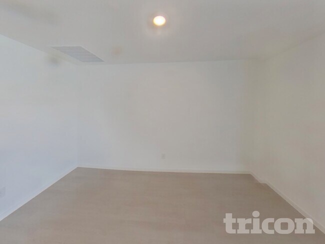 Photo - 1613 Parlier St