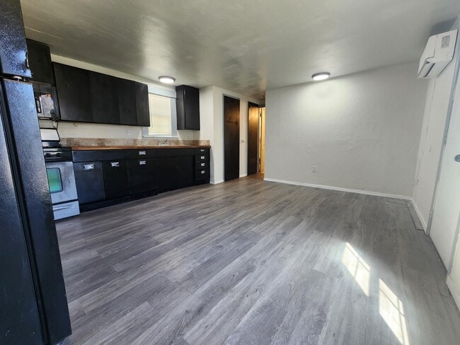 Photo - 2103 38th St