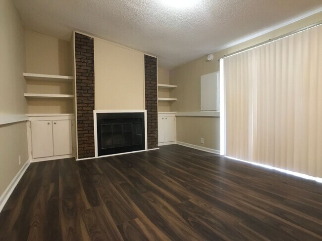 Photo - 111 Cedarbrook Dr