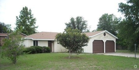 Building Photo - Charming 2/2.5 in Silver Springs Shores Rental