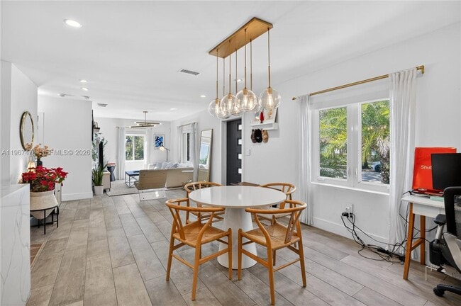 Photo - 837 Alberca St