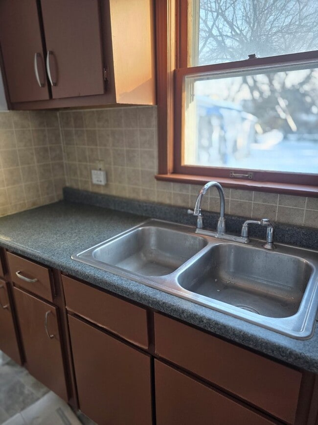 Photo - 3 Bedroom Updated Single Family Home Unidad 8610 Rosewood Avenue