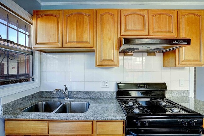 Photo - 3047-3049 Berlin Way