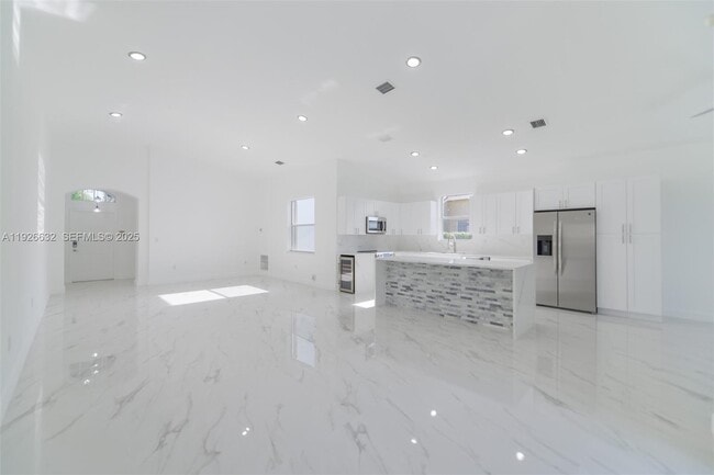 Photo - 5290 SW 134th Ave