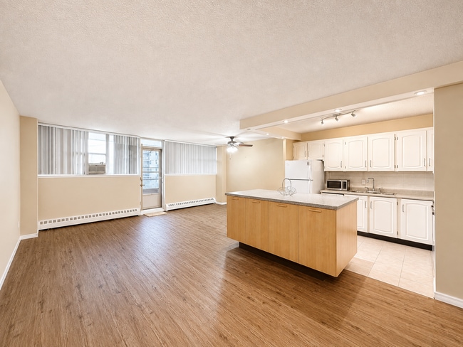 Building Photo - 215 Glenridge Ave Unit 509