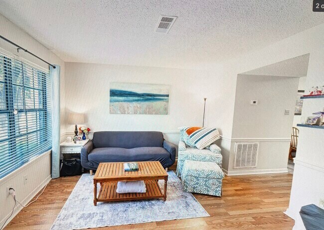 Photo - 118 Wellington Pl