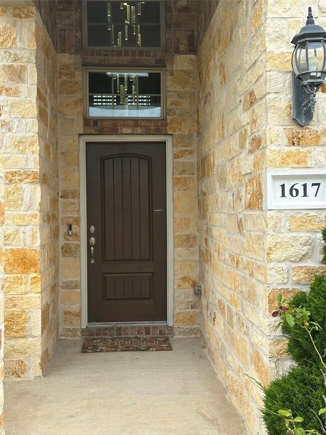 Photo - 1617 Darwin Cedar Dr