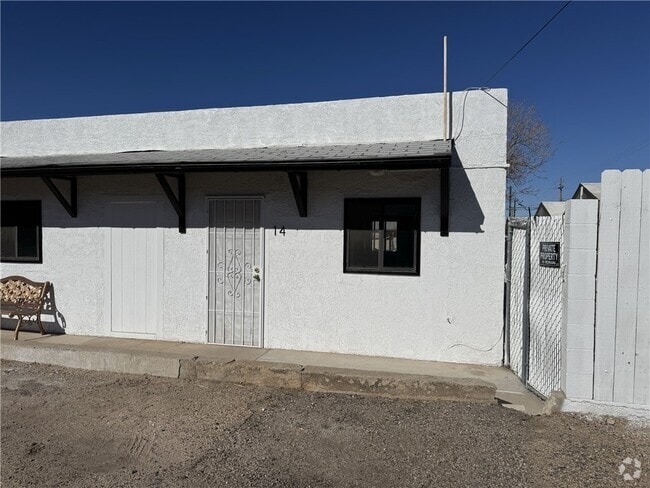 Building Photo - 1401 Main St Rental