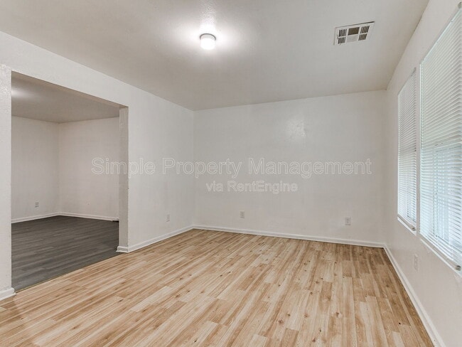 Photo - 2301 SW 24th St