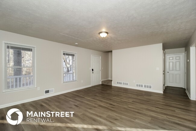 Photo - 413 Oak Landing Dr