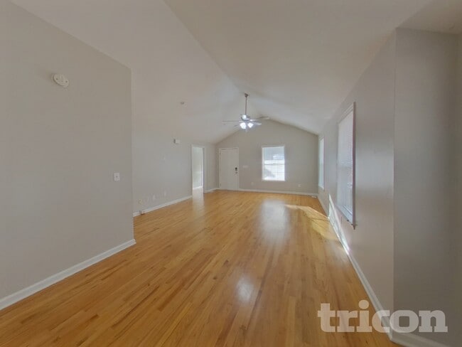 Photo - 125 St Andrews Pl Dr