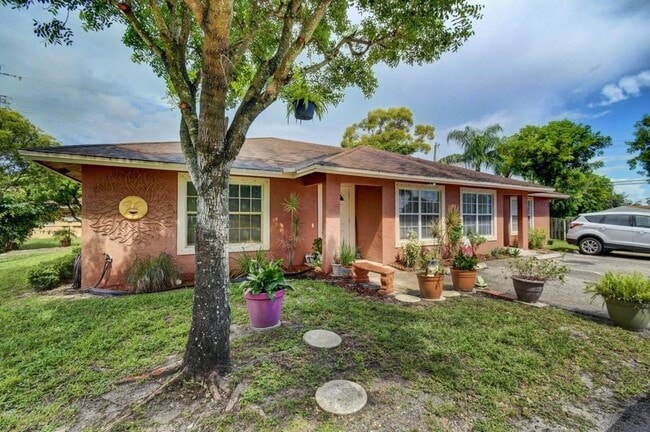 Building Photo - 4870 Purdy Ln Unit C