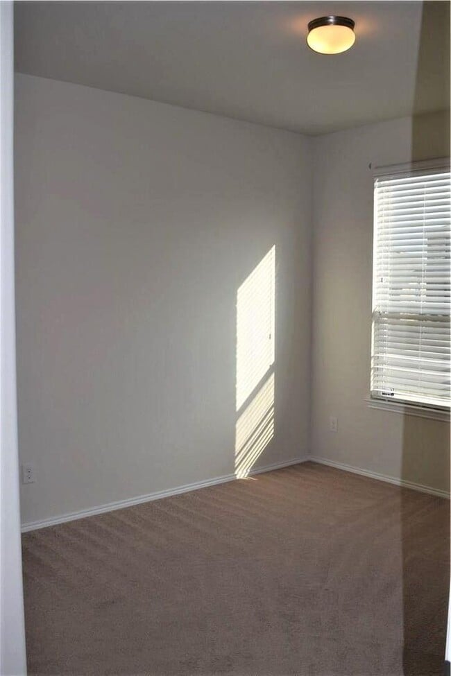 Photo - Like New 3BR SFR w/ Covered Patio & Fenced Yard in Haslet