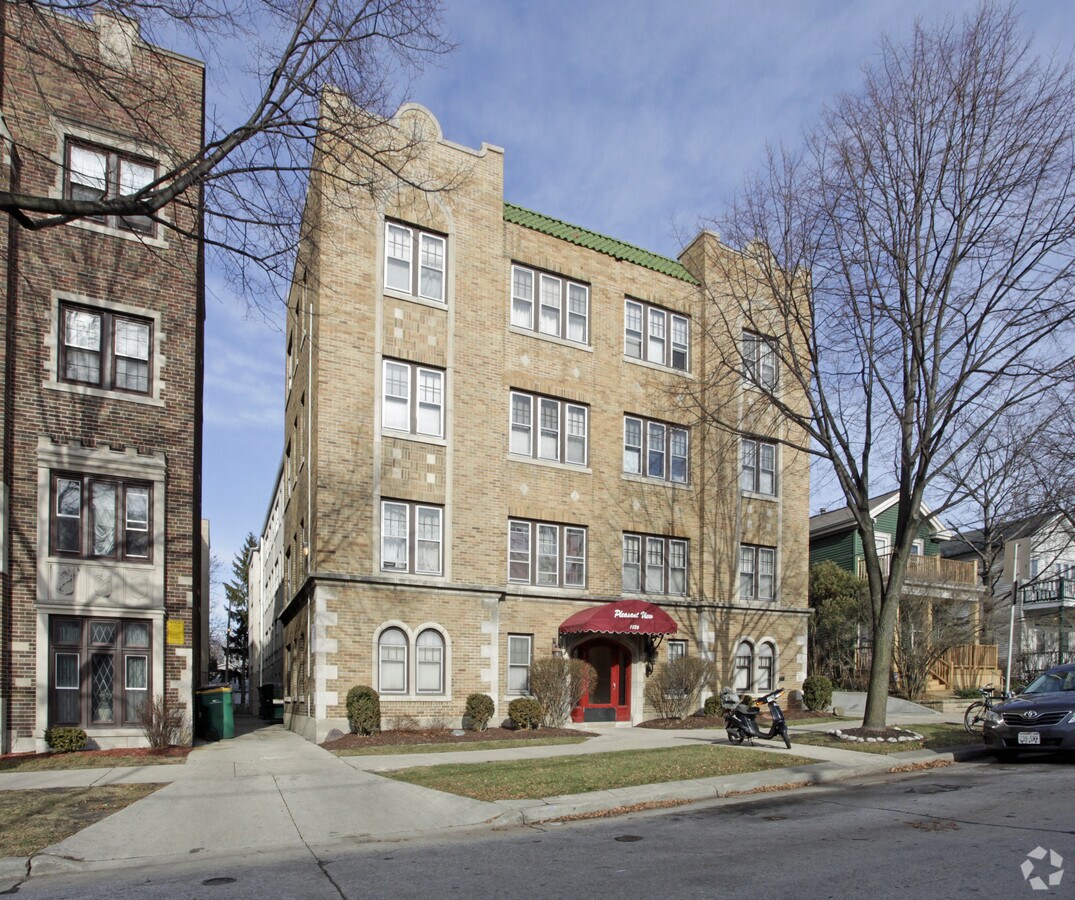 Pleasant View - Pleasant View Apartments