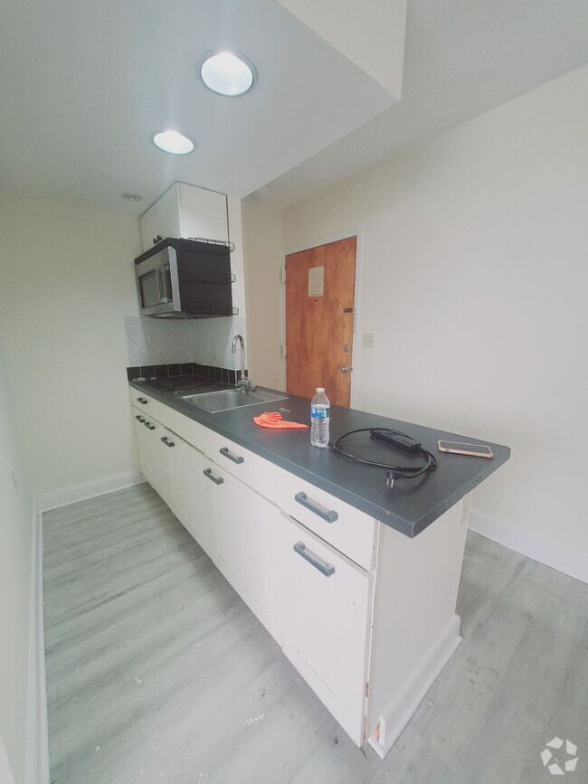 Building Photo - 60 Strawberry Hill Ave Unit 9 Rental