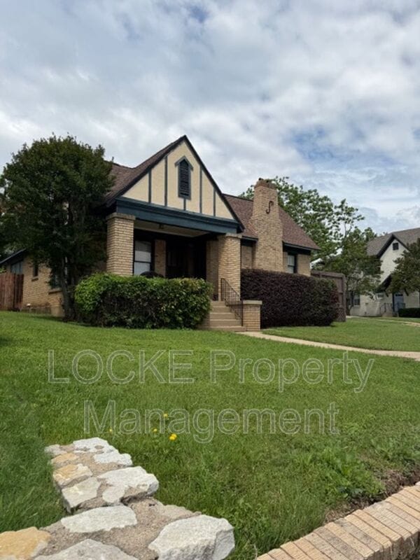 Photo - 2600 Lubbock Ave