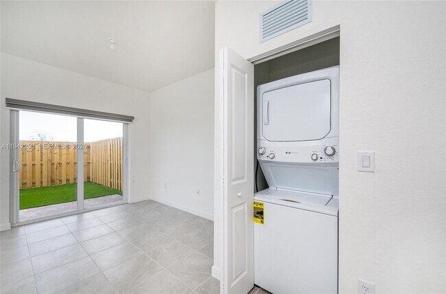 Photo - 2747 SE 26th Rd