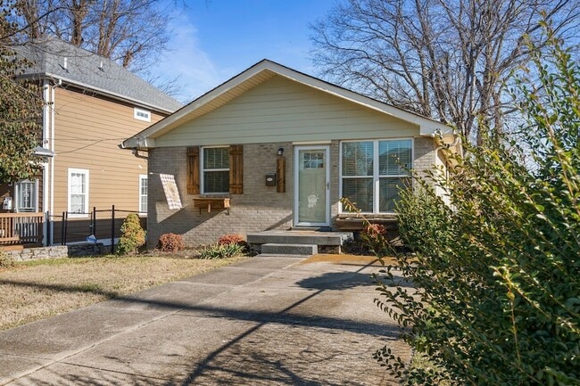 Photo - 1122 2nd Ave S