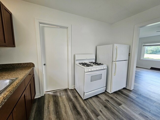 Photo - 275 N Seymour Ave