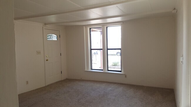 311 Macon Ave Unit 311 Macon Ave #1