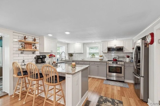 Photo - 9470 Horseshoe Island Rd