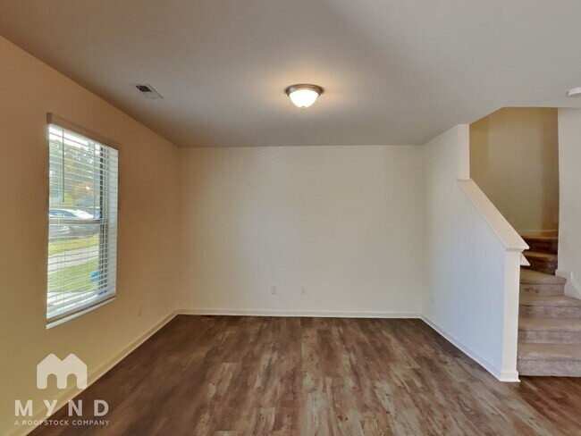 Photo - 246 Spark St