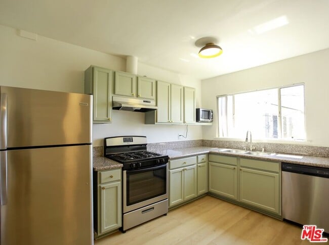 Photo - 1323 Ridgeley Dr Unit 5